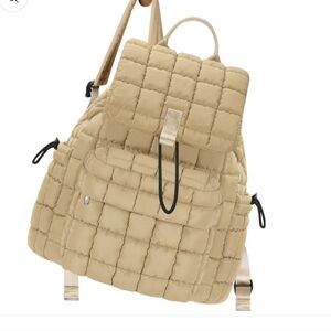 NWOT Backpack Lightweight Puffer Quilted Travel Backpack in Champagne